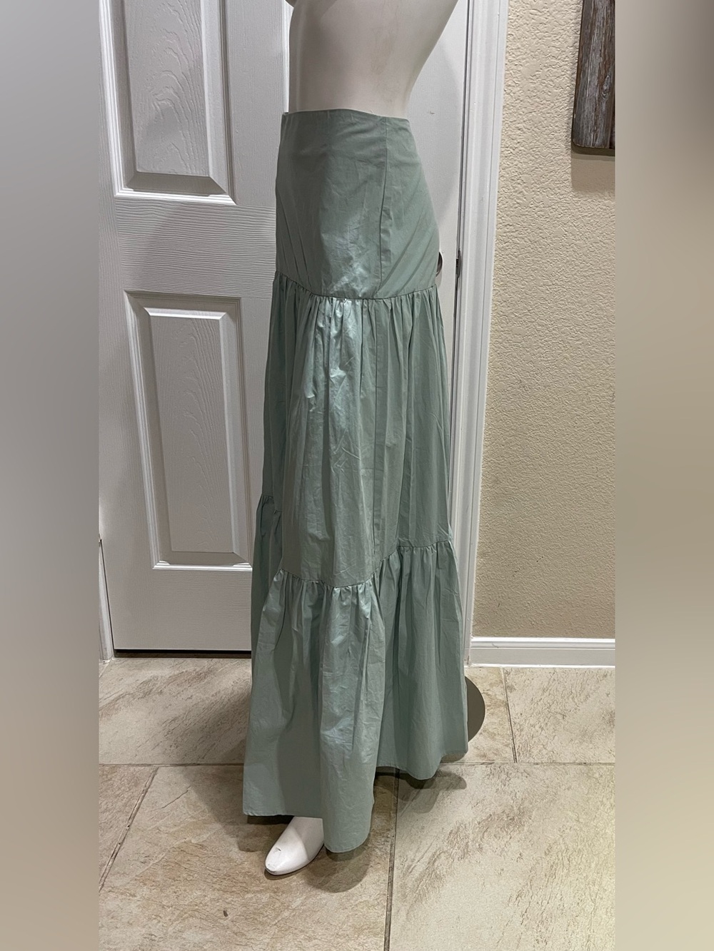 Mazik Top Tier Light Sage Green Tiered Ruffle Maxi Skirt Size Large - Picture 6 of 15